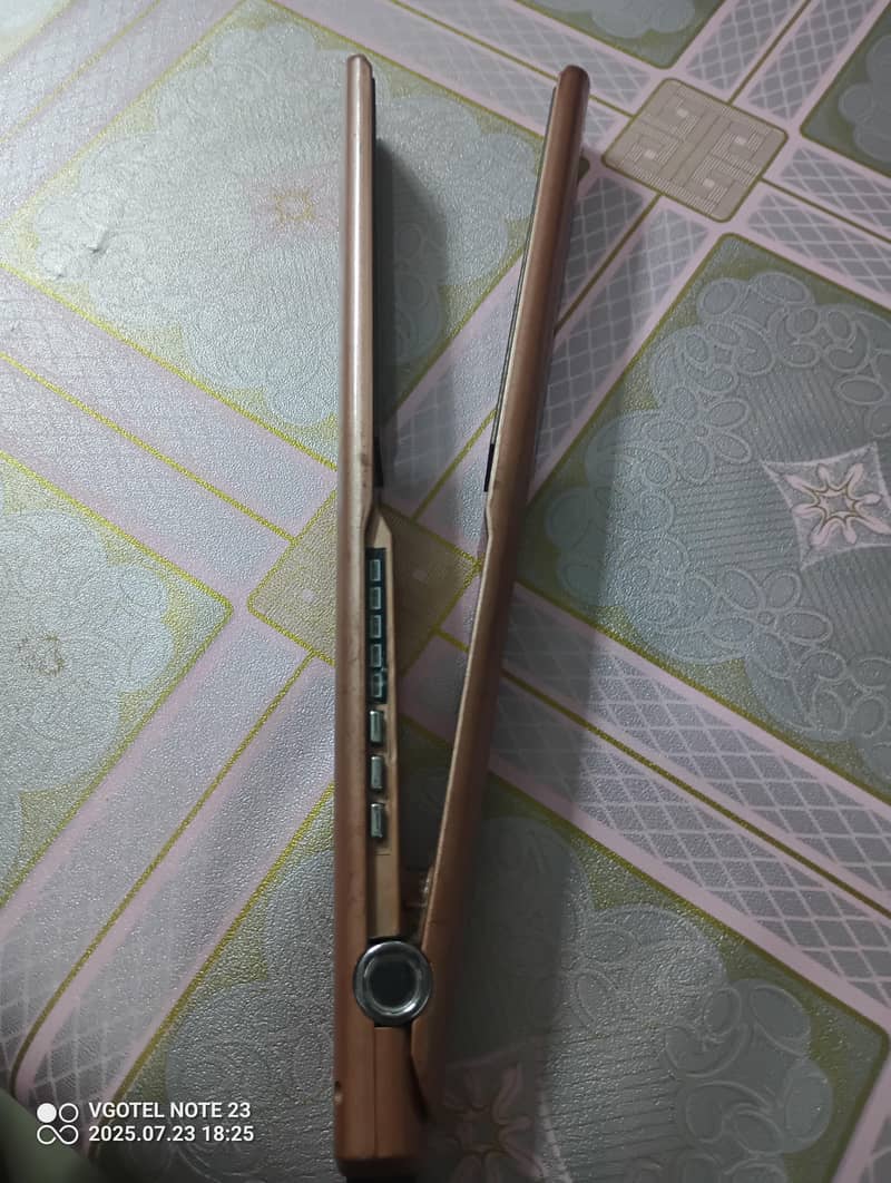 Straightener 0