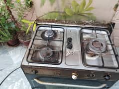 Cooking range 3 burner with oven