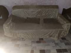 5 seater sofa set 3 Seater 10 by 10 and lush condition