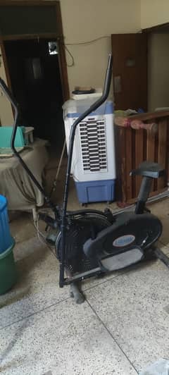 Elliptical Lifestyle Brand nonelectric almost new condition n working