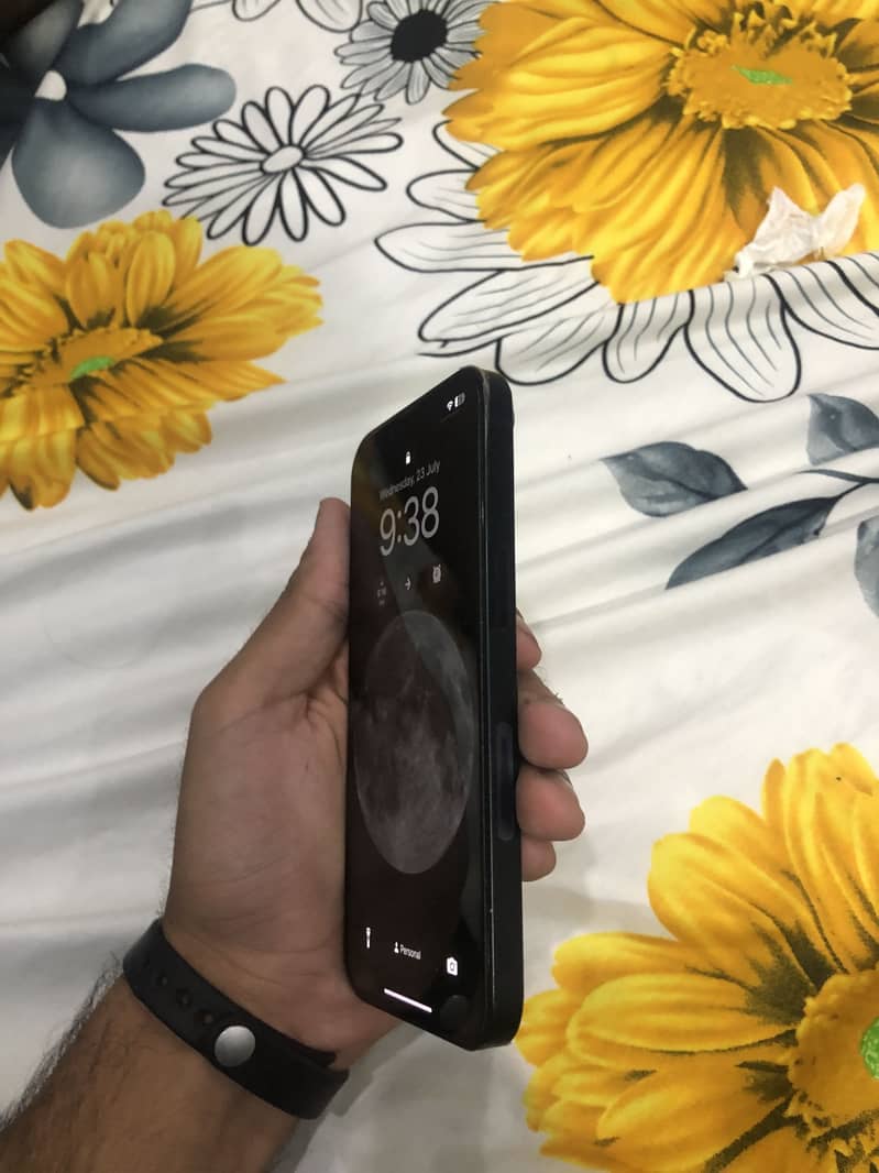 Iphone 14 used 10/10 condition 1