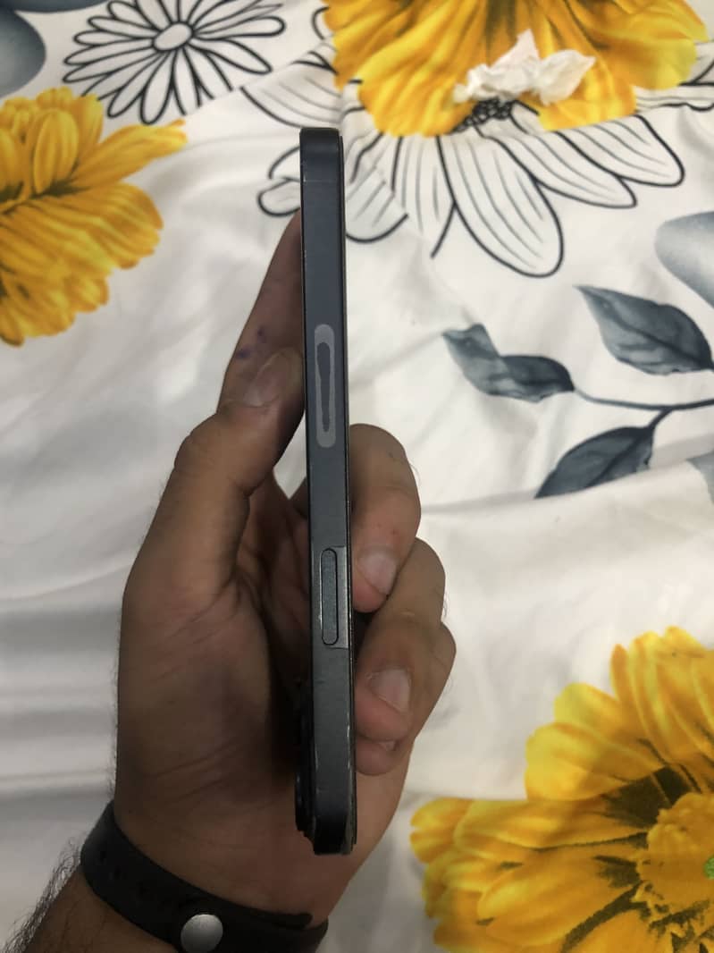 Iphone 14 used 10/10 condition 5