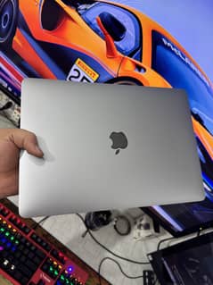 Apple MacBook Pro 2017 (13inches) - Core i5 processor - 16GB/256GB