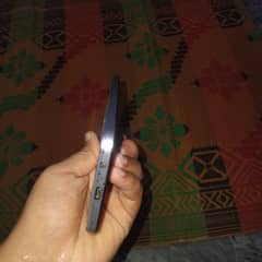 mobile for sale urgent with box (moke pe kami beshi ho jaye gi)