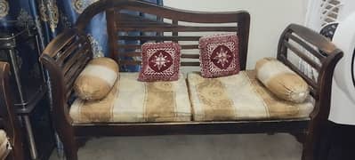 sofa set of 4 and one extra sofa of 3