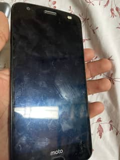 Moto z2 force
