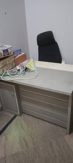 Executive Table and chair