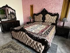 Solid wood luxury bed set with medicated mattress