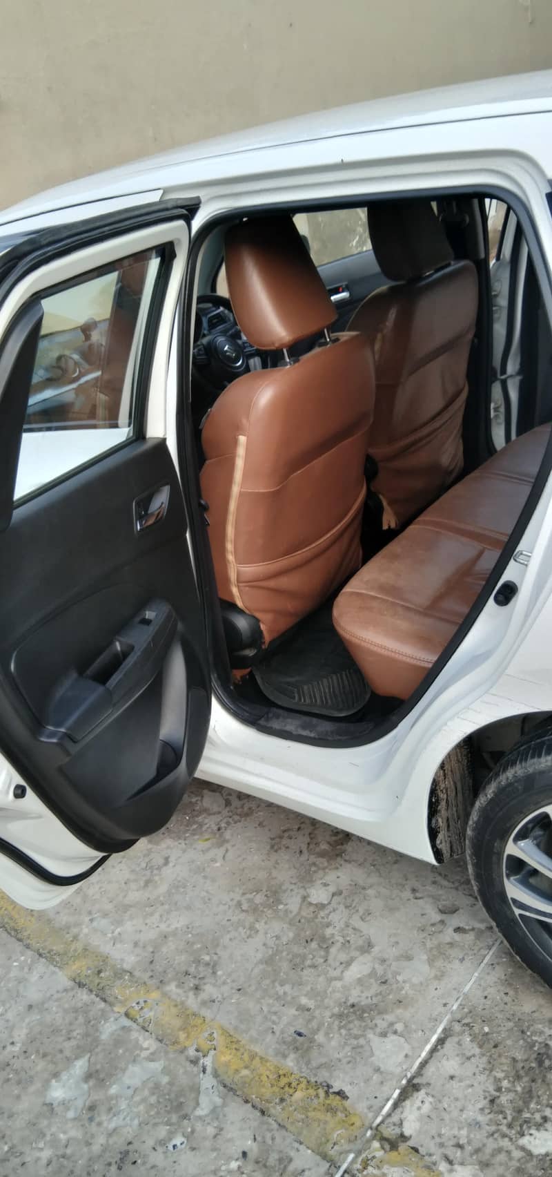 Golden Number Swift GLX CVT Push start Automatic 14
