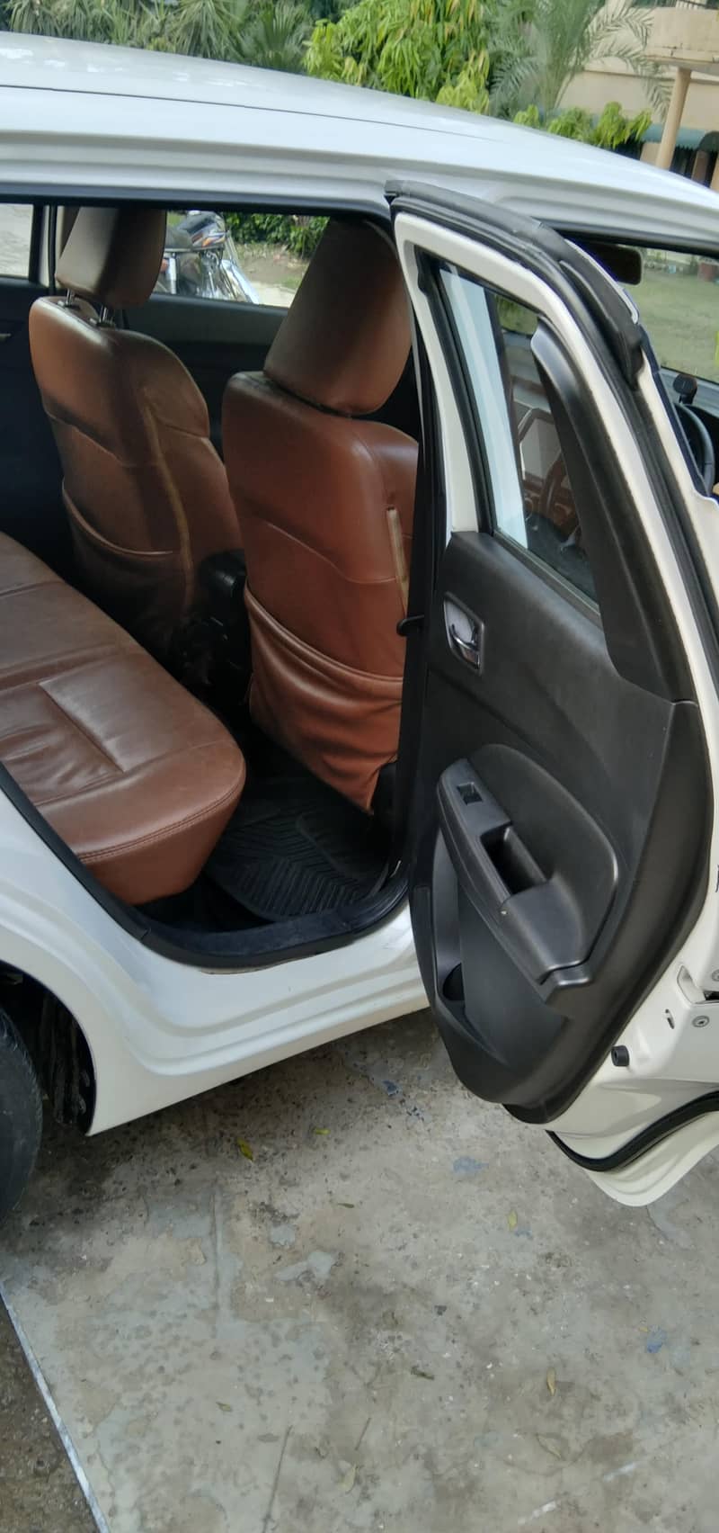 Golden Number Swift GLX CVT Push start Automatic 15