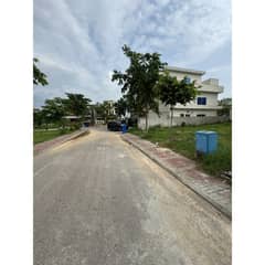 10 Marla Corner Plot for sale