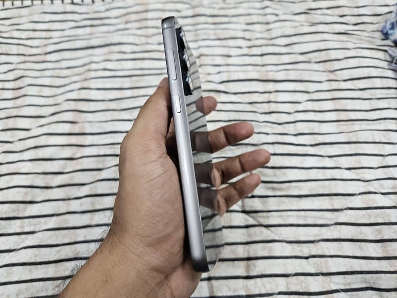 Samsung S23 FE Just like new 10/10 not a single scratch Non PTA 3