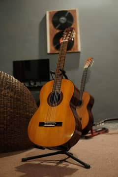 YAMAHA G-228 CLASSICAL GUITAR