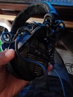 D990