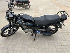 Suzuki GS 150 2016