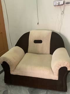 Used 6-Seater Sofa Set for Sale. Used but Neat – Negotiable