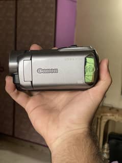 Canon LEGRIA HF R16 Ideal for Vlogging andEvents