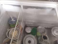 hi I am selling my freezer  lenght  6 fit dawlance company