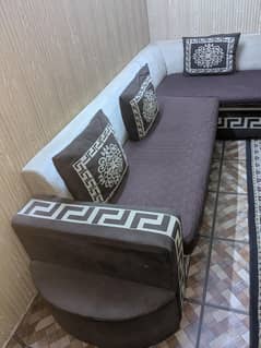7 seater sofa,center table and Satie
