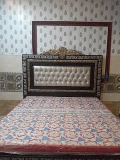 Used double bed without mattress. 10/10 condition. Price is negotiable
