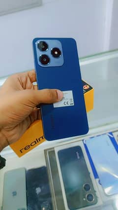 realme