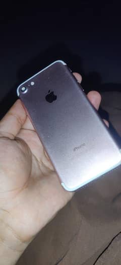 IPhone 7 128Gp Pta approved  Back camera ni ha bakie all OK ha battery