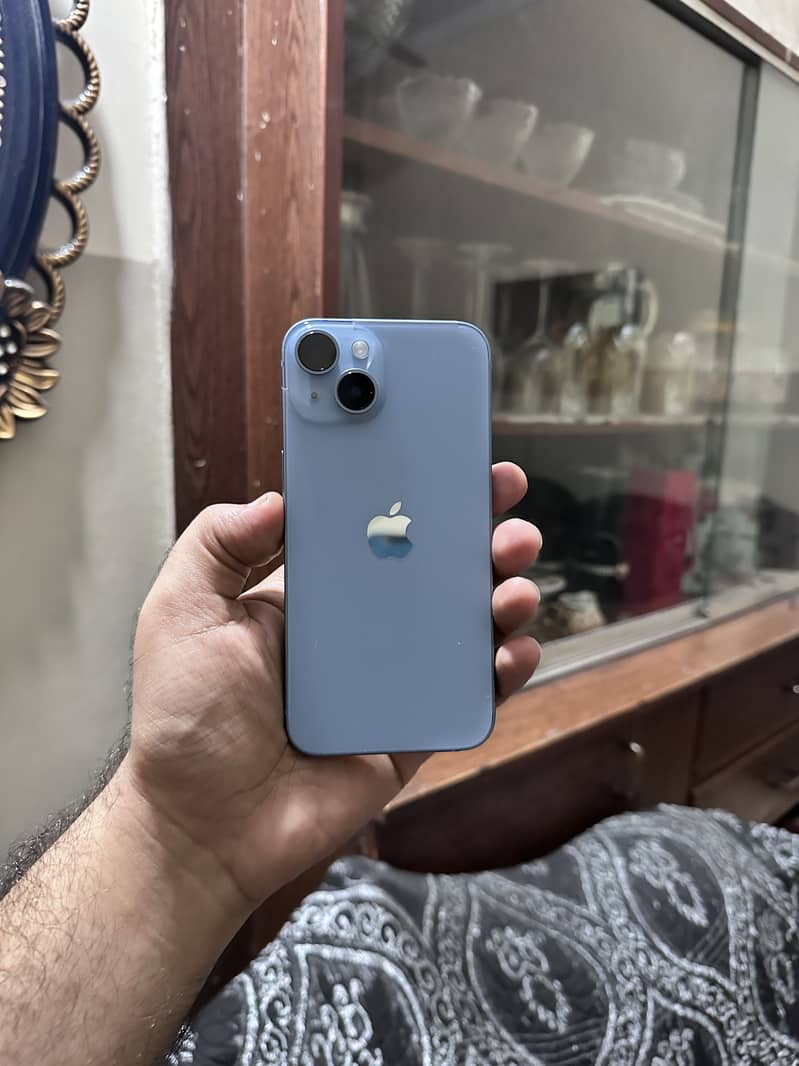 Iphone 14 Box open condition 4