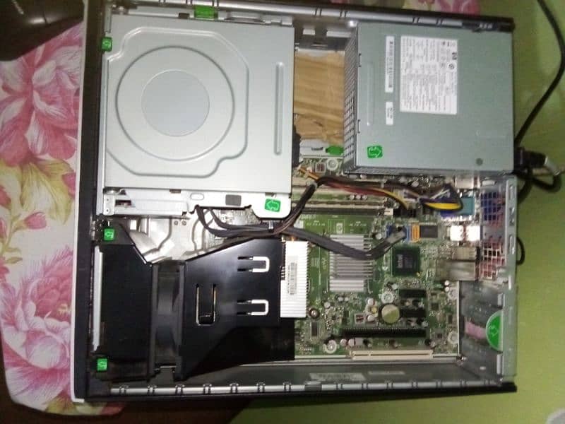 1 CPU 1 keyboard 1 mouse  with vj and power cables branded 0