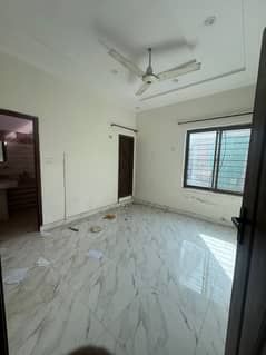 JOHAR TOWN 1ST FLOOR NEAR EXPO CENTER TILLED FLOOR