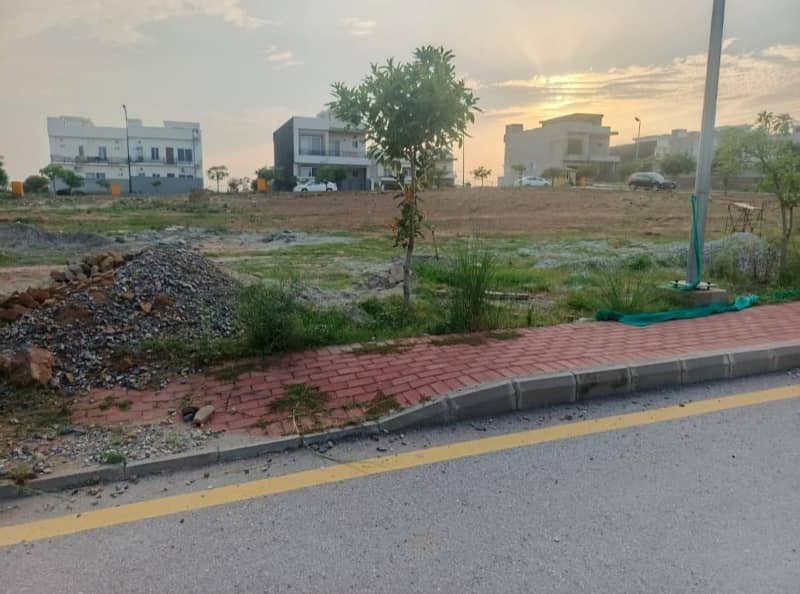 Sector G 8 Marla Plot For Sale Road 2 Boulevard Semi Corner Plot In Bahria Enclave Islamabad 2