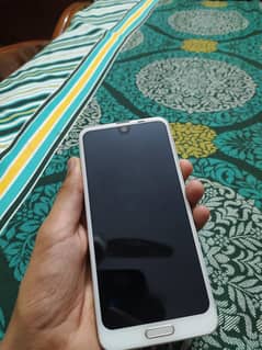 Sharp Aquos R2, 4 gb ram 64 Gb Storage.