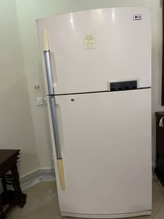 LG Refrigerator – 712 Liters – Excellent Condition