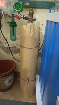 SELL AT LOSS 18HZAR NEW WITH REGULATOR PIPE MASK