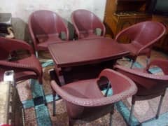 6 plastic chair and one center large size table with good plastic