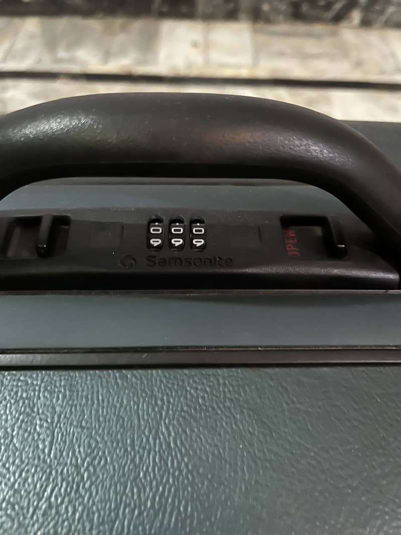 Samsonite luggage bag 3