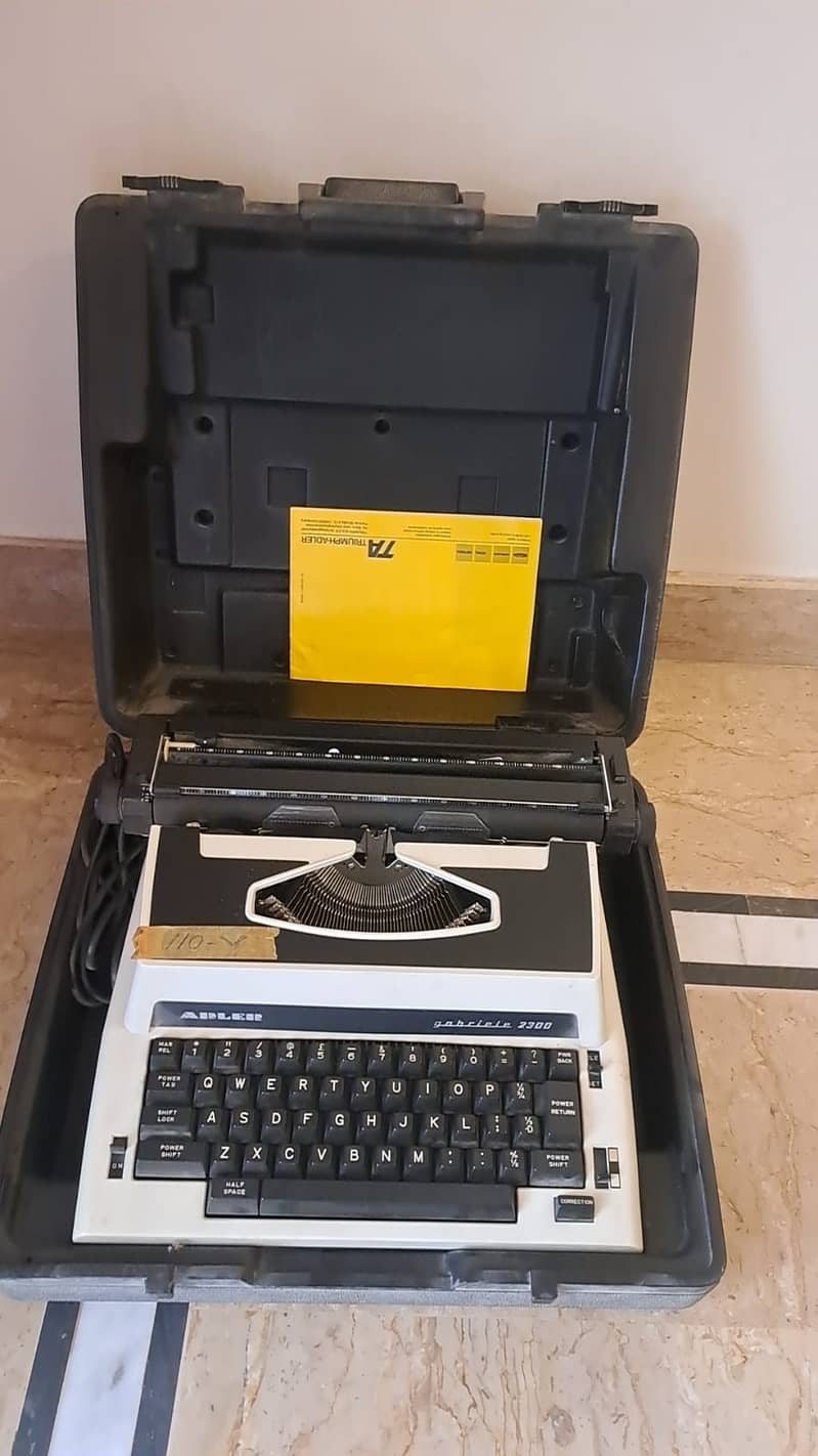 Sound System, Computer Table , Toster , Camera, Stablizer 3