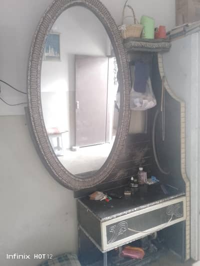dressing table