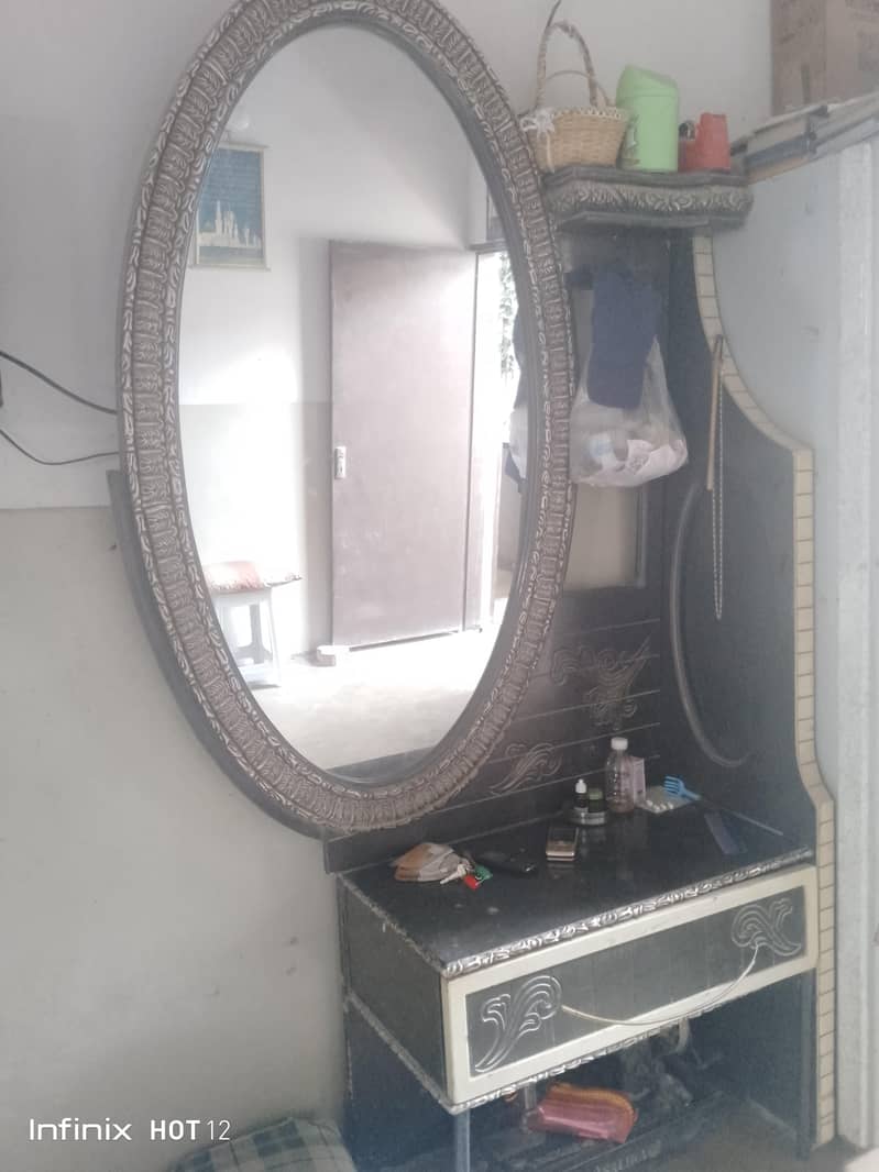 dressing table 0
