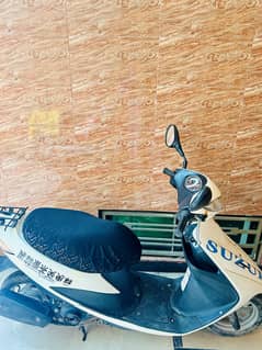 Suzuki Scooty V50 White colour