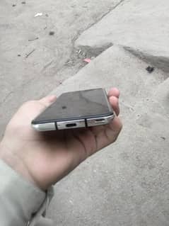 Aquos r2