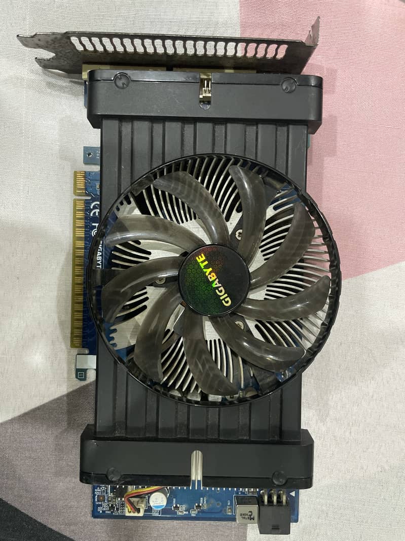 Gtx 550ti 1GB DDR5 graphics card 1