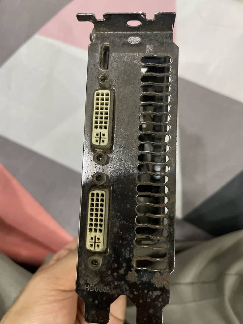 Gtx 550ti 1GB DDR5 graphics card 3