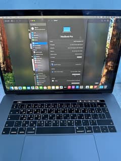 MacBook Pro 2018 16gb 256gb 4GB graphics touchbar 15.6 inch led