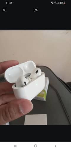 earbuds apple