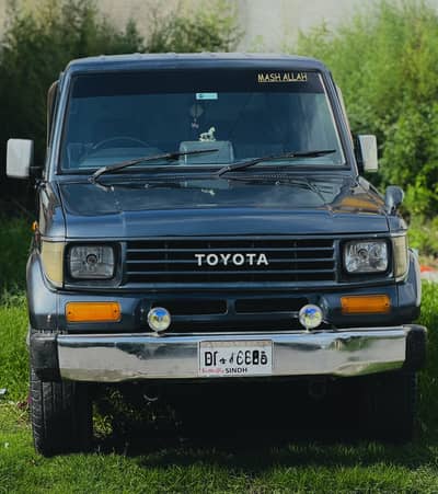 Toyota Land Cruiser 1990 contact  on whtsapp urgent  for sale