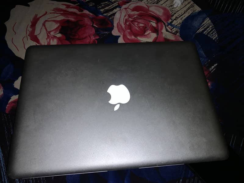 Macbook pro 0