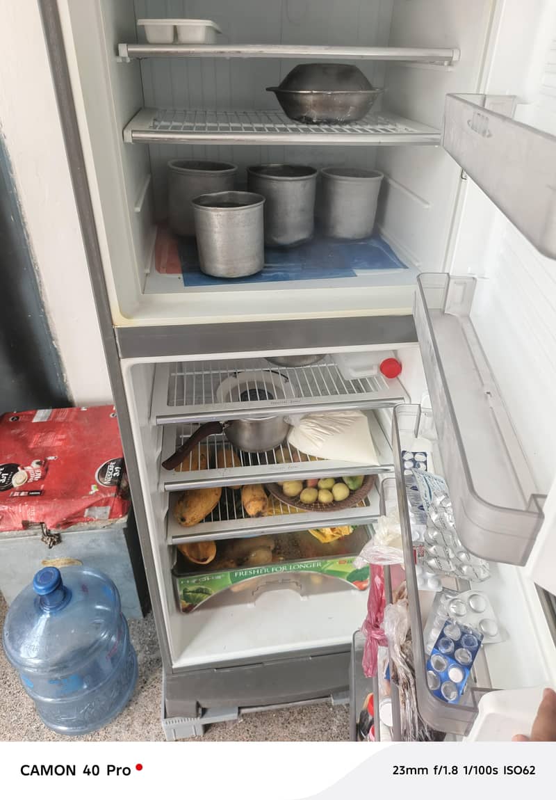 Dawlance Fridge Medium size 0