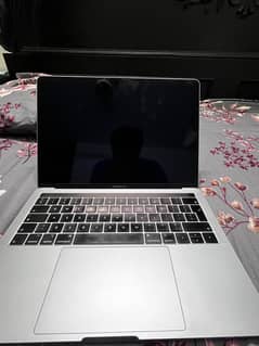 MacBook 19 best condition no scratch 16/512 specs 10 on 10 condition