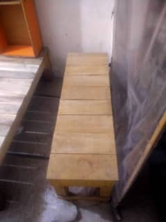 3 tables or 2 benchs