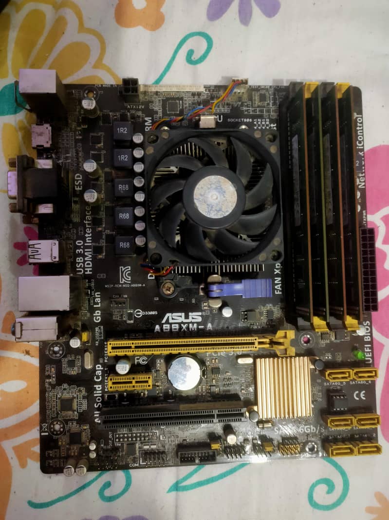 AMD A8 7600 with 4 Rams DDr3 0